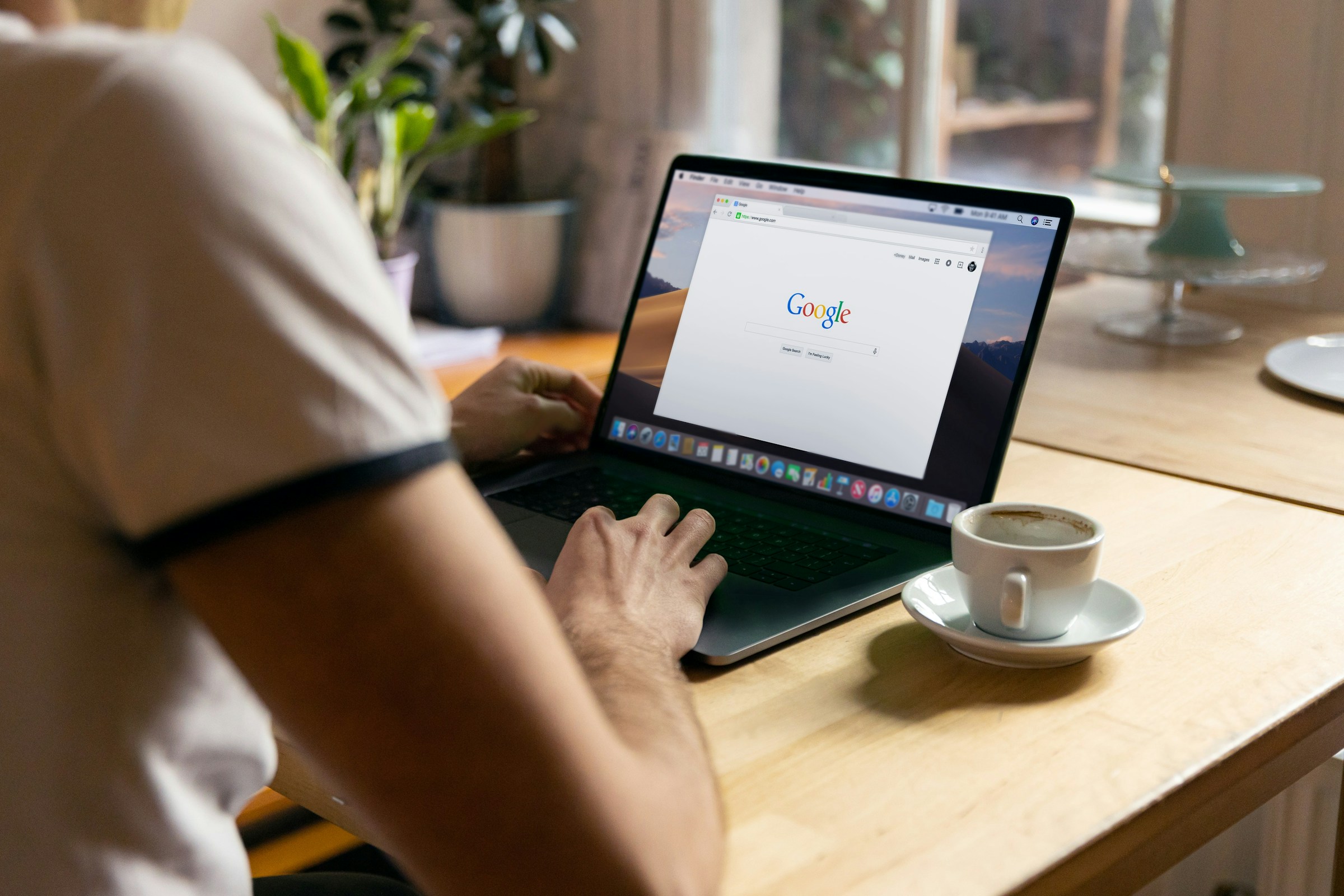 Man doing google search